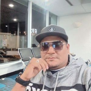 Meet your Posher, Denis